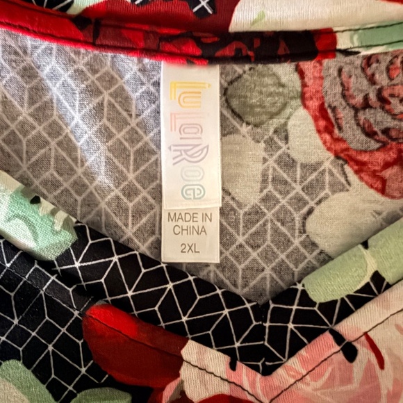 LulaRoe Christy T - Picture 2 of 2